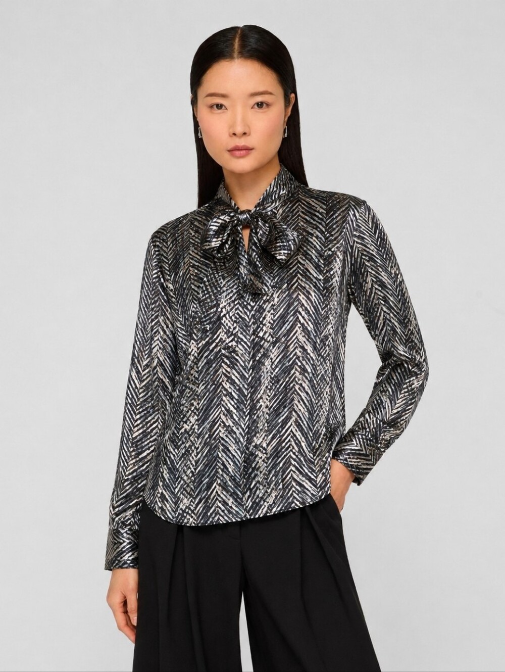 Lafayette 148 Gray Silk Print Bow Long Sleeve Button-Up Blouse